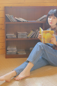 美女热舞+紧身牛仔裤